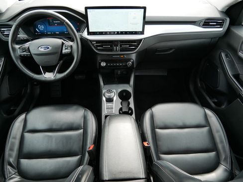 Used 2024 Ford Escape Platinum image 10