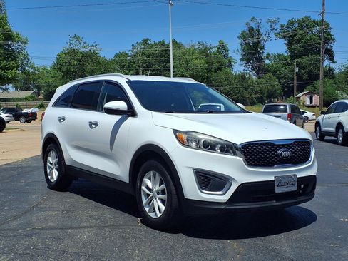 Used 2016 Kia Sorento LX FWD image 1