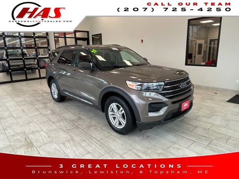 Used 2021 Ford Explorer XLT w/ Class III Trailer Tow Package image 8