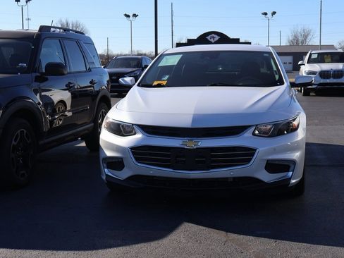 Used 2016 Chevrolet Malibu Premier w/ Driver Confidence Package II image 10