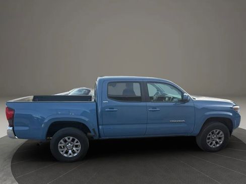 Used 2019 Toyota Tacoma SR5 RWD image 6
