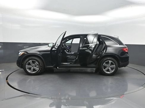 Used 2021 Mercedes-Benz GLC 300 4MATIC w/ Premium Package image 41