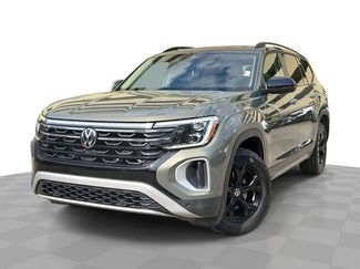 Used 2024 Volkswagen Atlas Peak Edition SE video 1