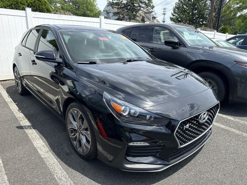 Used 2019 Hyundai Elantra GT N Line FWD image 2