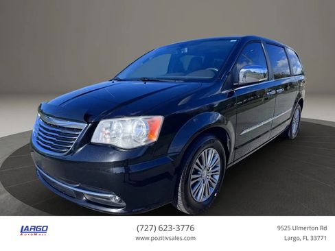 Used 2014 Chrysler Town & Country Touring-L w/ Driver Convenience Group FWD image 1