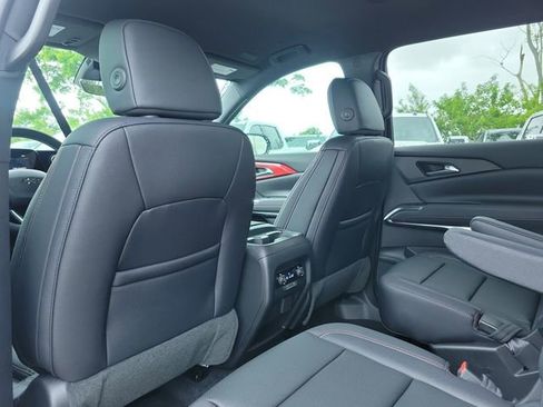 New 2026 Chevrolet Traverse Z71 w/ Driver Confidence Package image 7