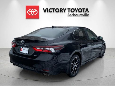 Used 2024 Toyota Camry SE image 7