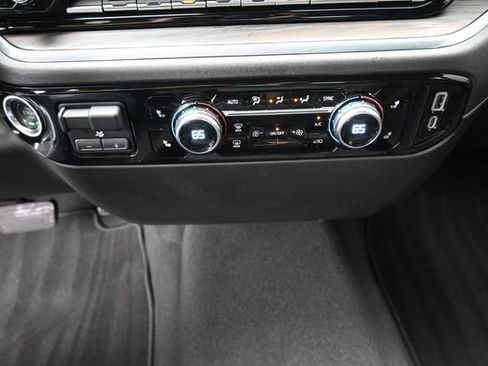 Used 2025 GMC Sierra 1500 SLT RWD image 4