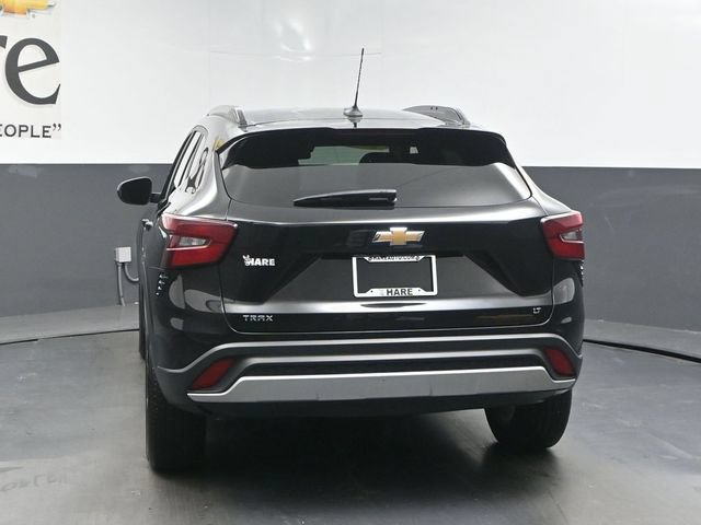 Used 2025 Chevrolet Trax LT FWD image 40