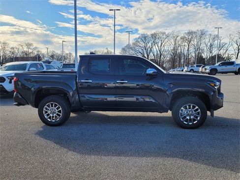 Used 2024 Toyota Tacoma Limited image 8