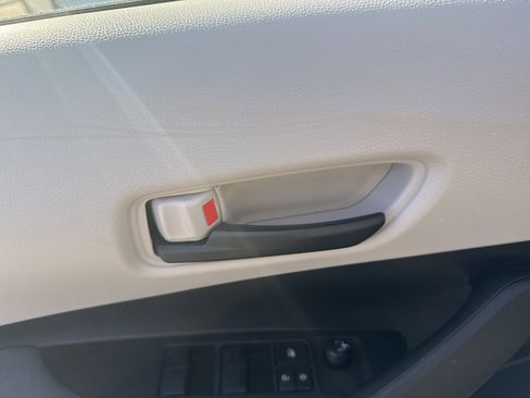 Used 2022 Toyota Corolla LE image 16