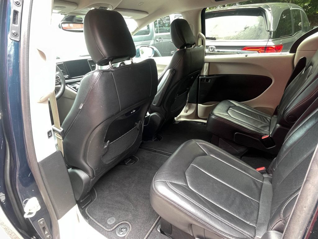 Used 2022 Chrysler Pacifica Touring-L FWD image 36