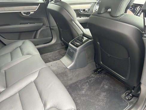 Certified 2025 Volvo S90 T8 Plus image 18