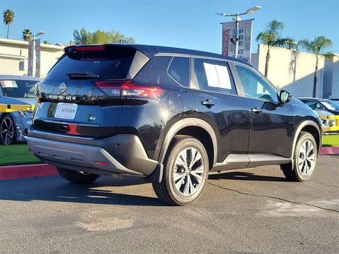 Used 2022 Nissan Rogue SV image 29
