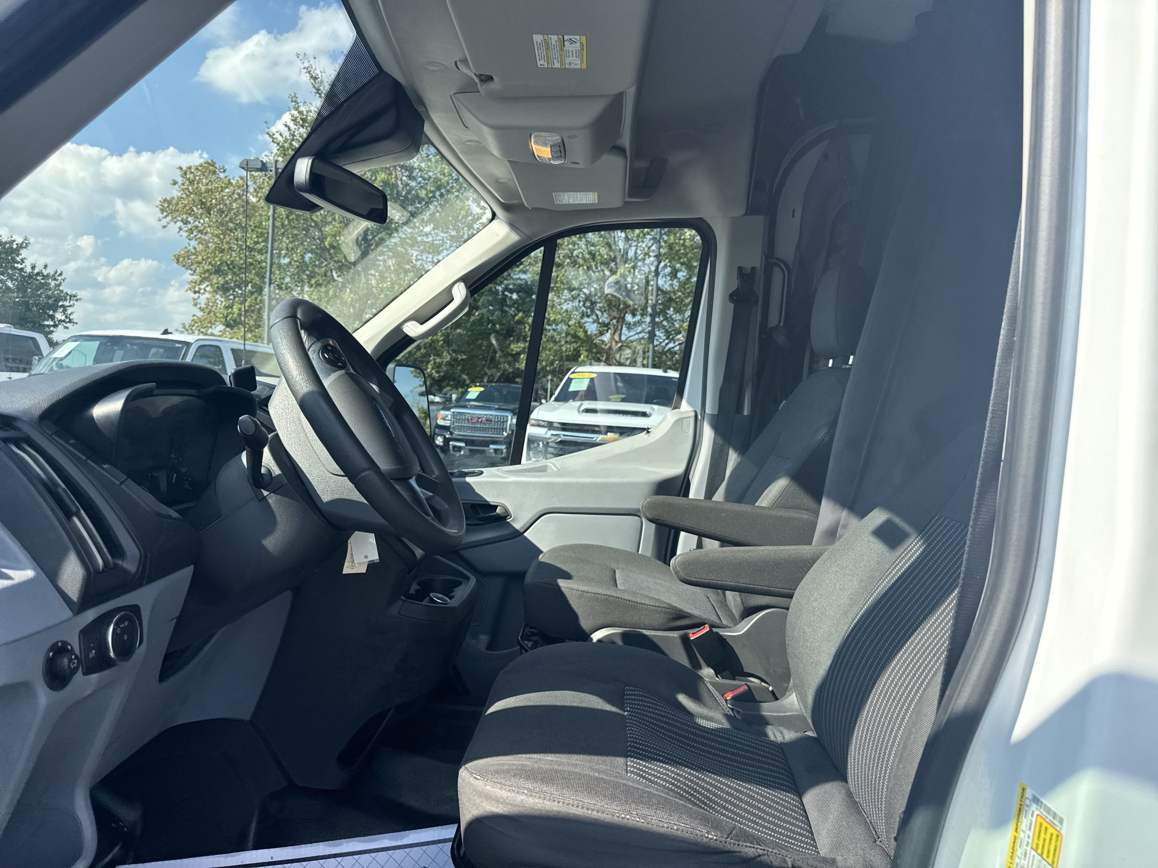 Used 2019 Ford Transit 250 148 Medium Roof RWD image 16