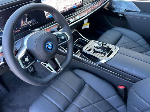 New 2026 BMW 750e xDrive w/ Executive Package image 4