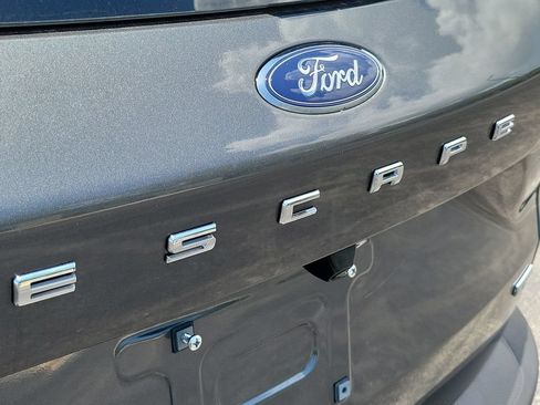 Used 2023 Ford Escape Platinum FWD image 10