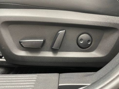 Used 2026 Nissan Rogue Platinum w/ Platinum Premium Package AWD/4WD image 12