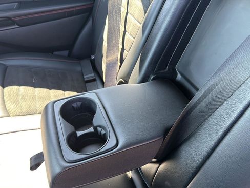 Used 2022 Ford Edge ST-Line image 27