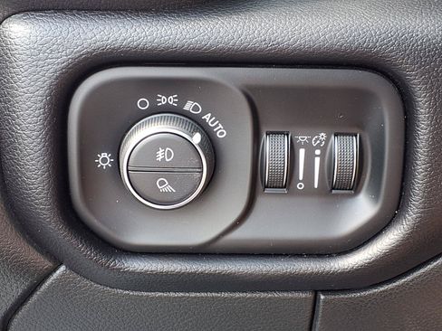 Used 2024 RAM 2500 Laramie w/ Safety Group AWD/4WD image 17