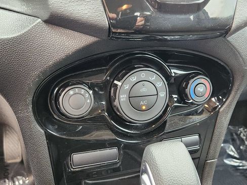 Used 2019 Ford Fiesta SE w/ Equipment Group 201A FWD image 11