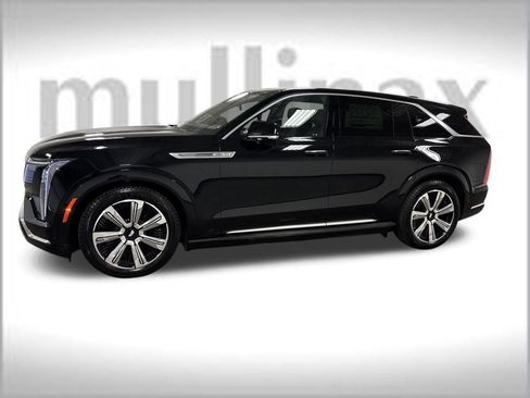 New 2025 Cadillac Escalade IQ Luxury 2 image 8