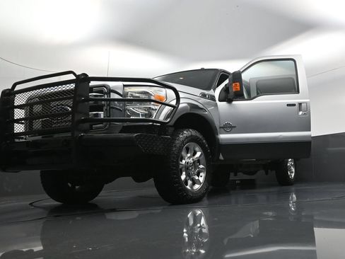 Used 2015 Ford F250 Lariat w/ Lariat Ultimate Package AWD/4WD image 29
