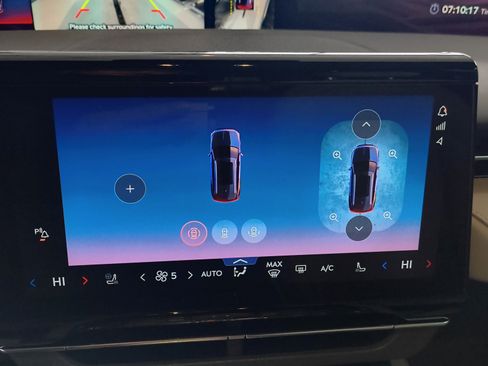 Used 2024 Lincoln Nautilus Reserve w/ Equipment Group 202A image 21