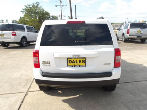 Used 2011 Jeep Patriot Latitude AWD/4WD image 12