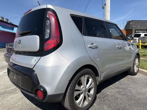 Used 2016 Kia Soul + FWD image 4