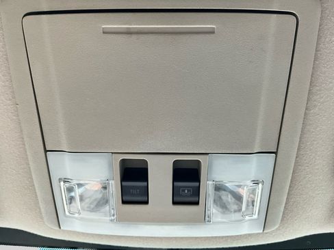 Used 2009 Ford Edge Limited FWD image 19