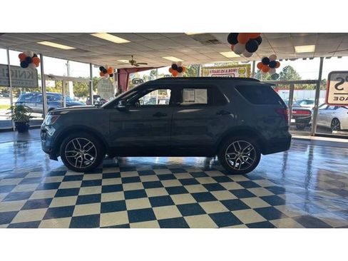 Used 2018 Ford Explorer Sport w/ Equipment Group 401A image 4