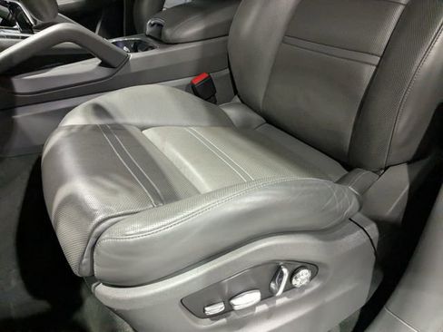 Used 2019 Porsche Cayenne AWD/4WD image 25