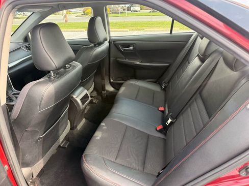 Used 2016 Toyota Camry SE FWD image 11