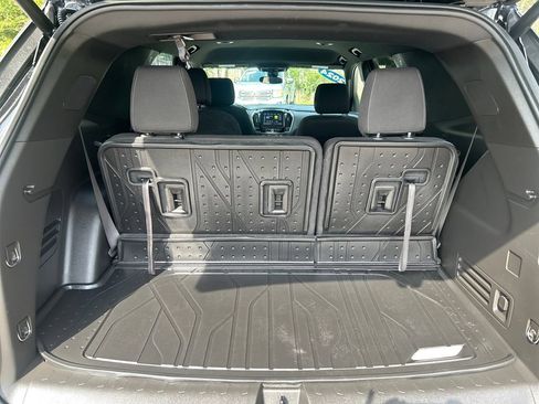 Used 2024 Chevrolet Traverse LT FWD image 15