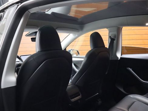 Used 2023 Tesla Model Y Long Range AWD/4WD image 35