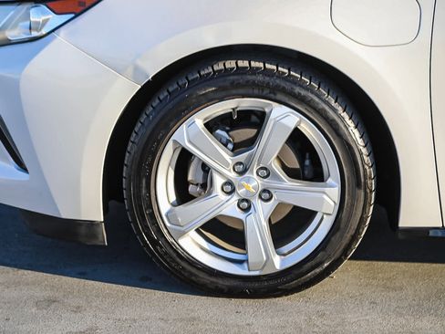 Used 2018 Chevrolet Volt LT w/ Comfort Package image 10