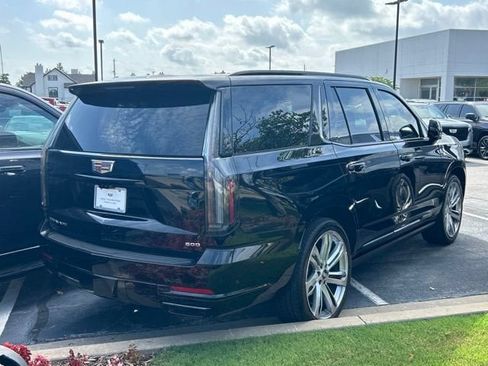 Used 2025 Cadillac Escalade ESV Sport Platinum AWD/4WD image 4
