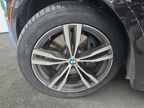 Used 2023 BMW X7 xDrive40i w/ M Sport Package AWD/4WD image 31