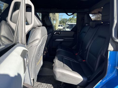 Used 2023 Ford Bronco Badlands image 15