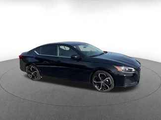 Used 2025 Nissan Altima 2.5 SR video 2