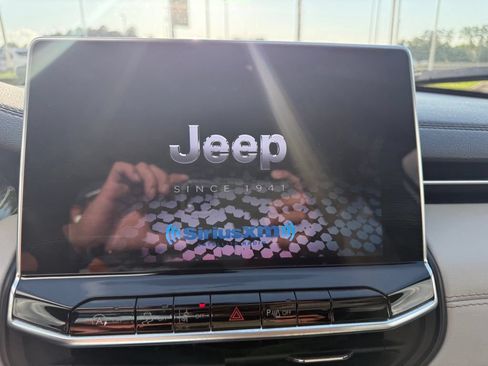 Used 2024 Jeep Compass Limited AWD/4WD image 12