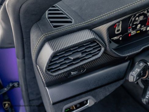 Used 2023 Lamborghini Urus Performante AWD/4WD image 32