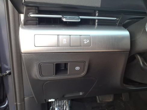 Used 2025 Hyundai Kona SEL FWD image 18
