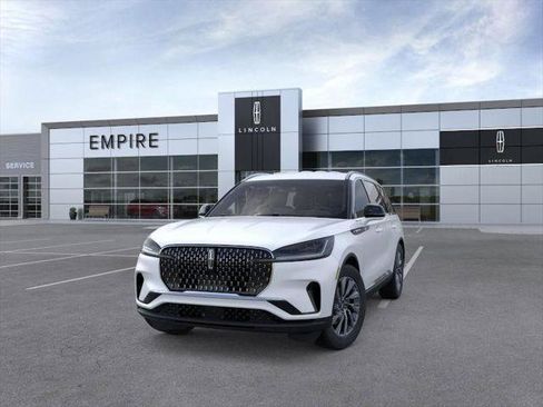 New 2026 Lincoln Aviator AWD image 2