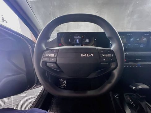 Used 2026 Kia K4 FWD image 16