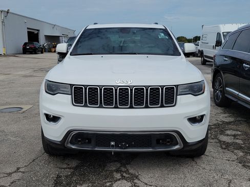 Used 2018 Jeep Grand Cherokee Limited AWD/4WD image 2