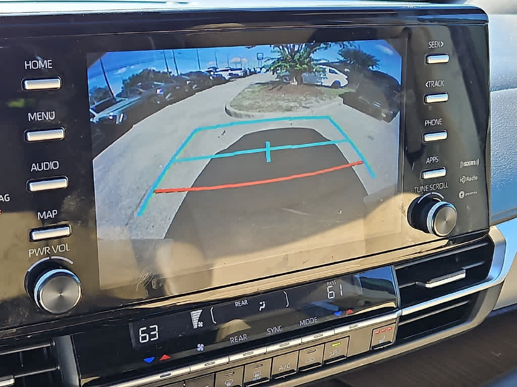 Used 2021 Toyota Sienna XLE FWD image 18