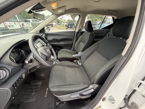 Used 2024 Nissan Kicks S FWD image 28