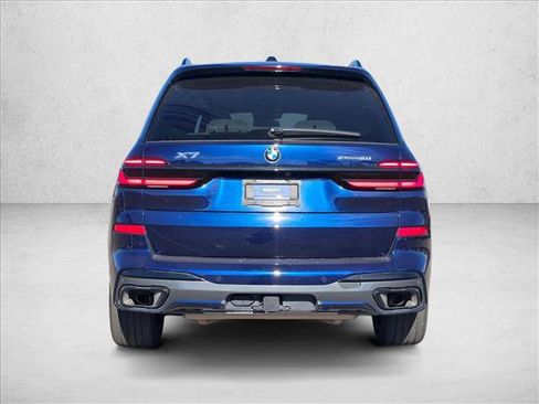 Used 2024 BMW X7 xDrive40i w/ M Sport Package image 5
